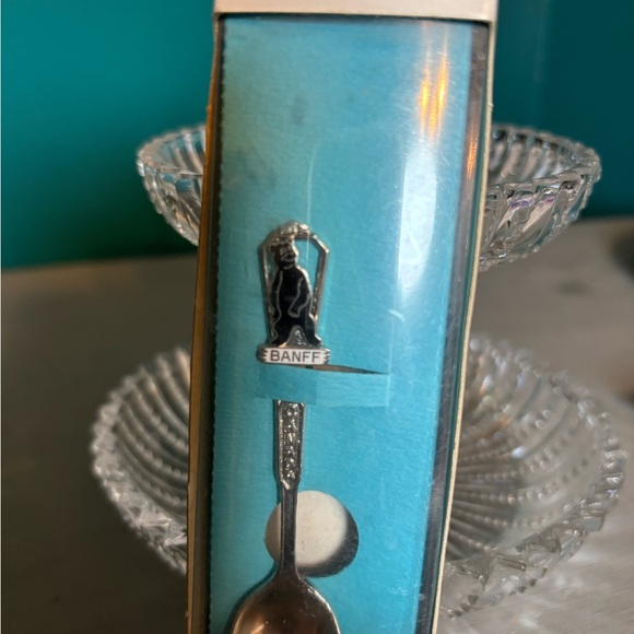 Banff Silver Souvenir Spoon Collector Featuring a Bear Vintage Made in Canada - Picture 2 of 2